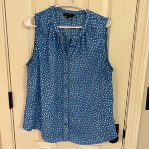 Banana Republic Blue and White Sleeveless Blouse
